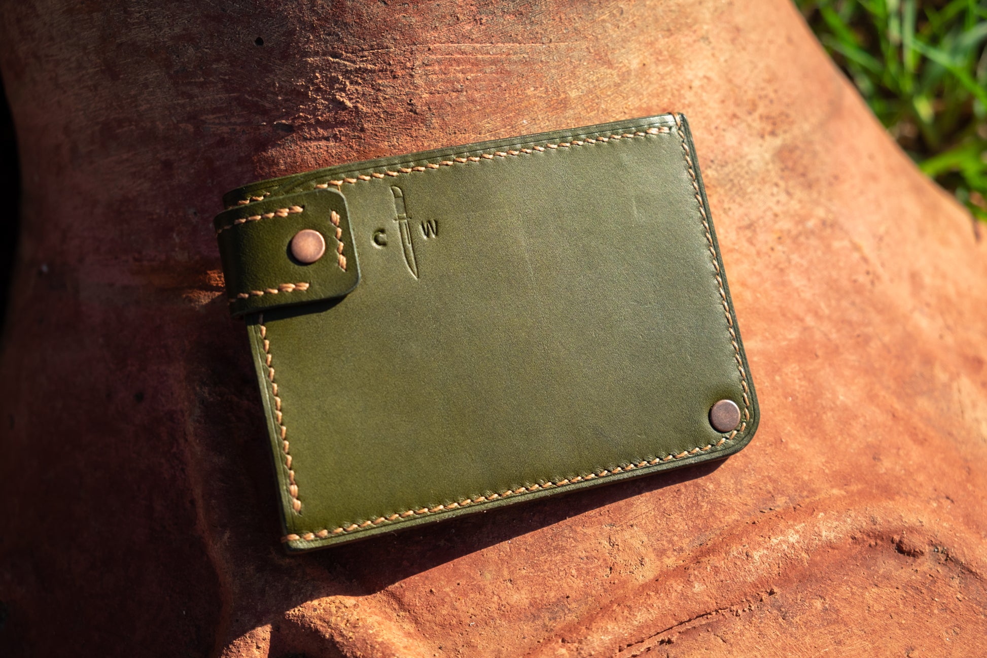 Hand Stitched Middle Man Wallet – SAULT New England